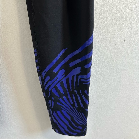 New  Balance Black quality Leggings - Picture 5 of 10